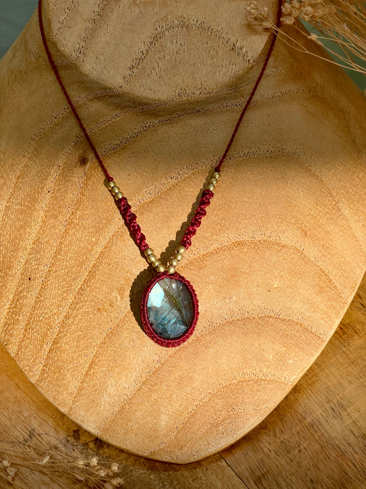 Labradorite facetté