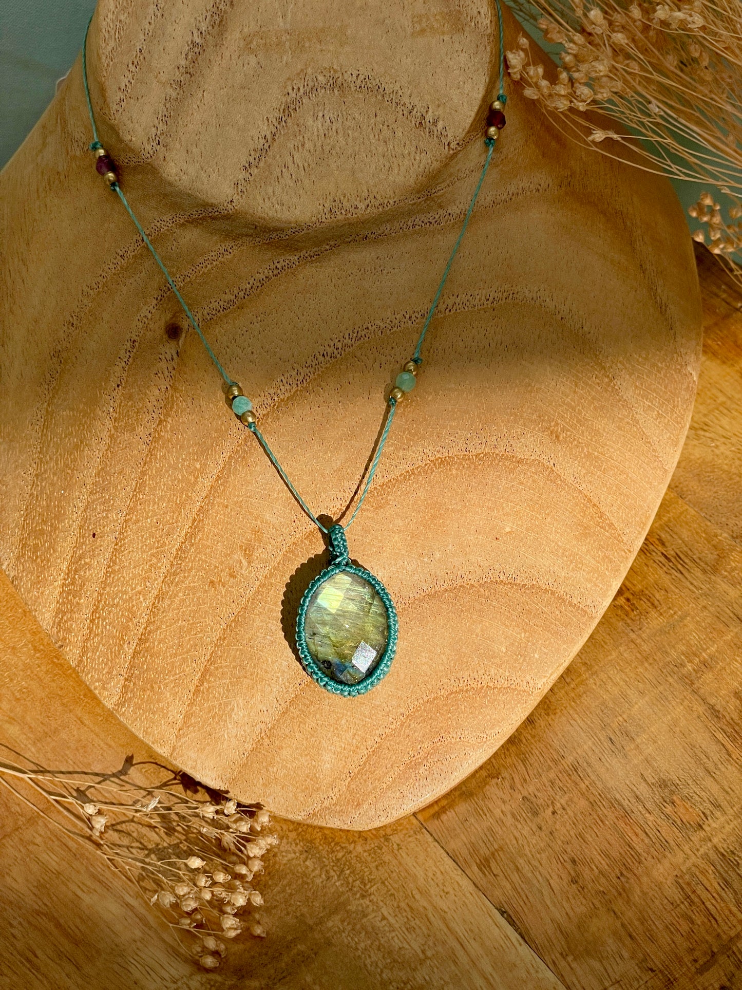 Labradorite facettée