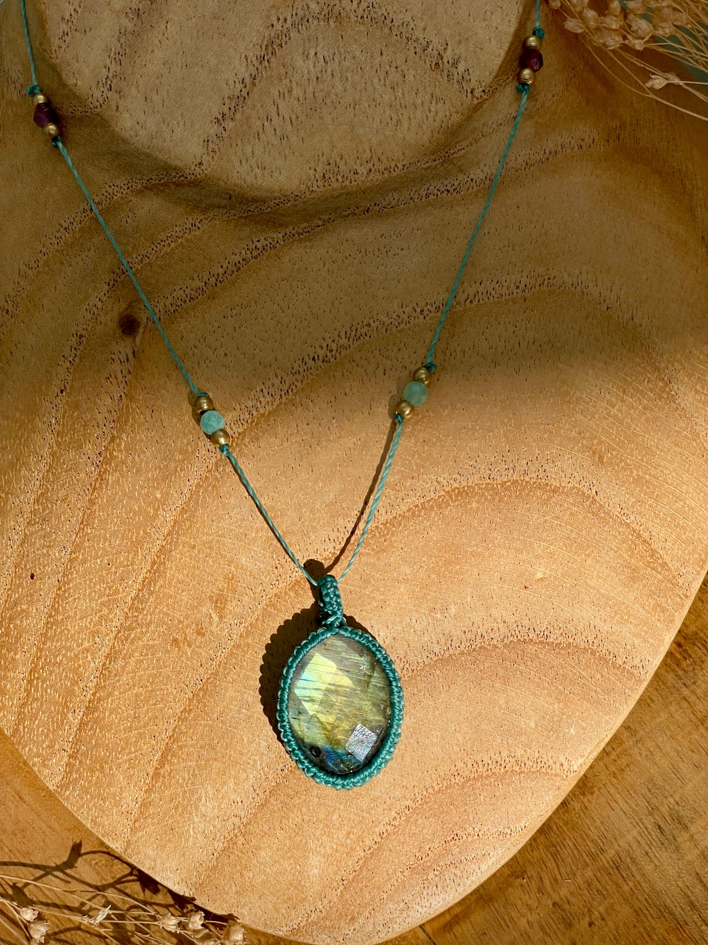Labradorite facettée